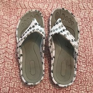 Dog paw flip flop water shoes size 9 40